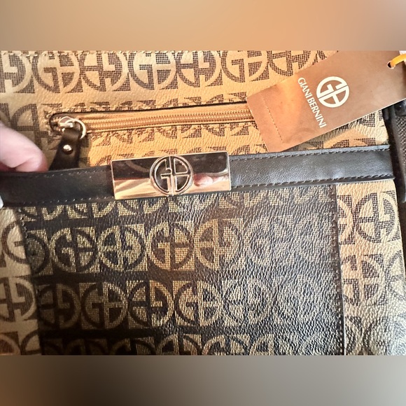 NWT Giani Bernini Block Signature Pocket North South Crossbody - Taupe Brown - Picture 10 of 16